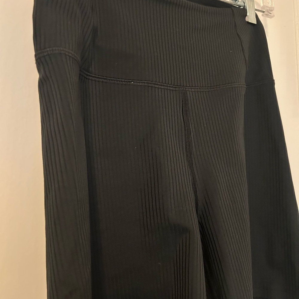Girlfriend Collective Rib High-Rise Run Short - Picture 3 of 6